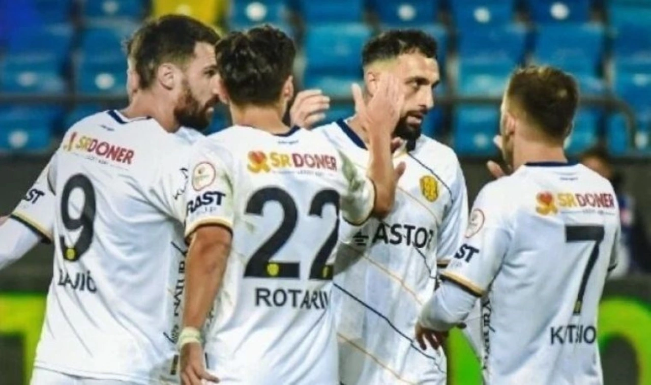 Ankaragücü, Yeni Malatyaspor'u 3 golle geçti