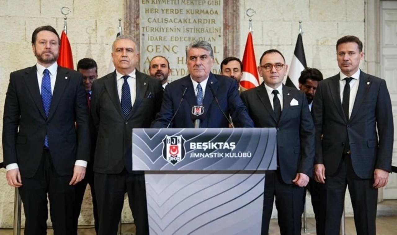Beşiktaş Başkanı'ndan sert mesajlar: Serdal Adalı seçim tarihini açıkladı!