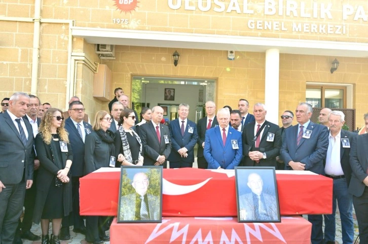 Eski bakan, Tuncer Arifoğlu için UBP Genel Merkezi’nde tören düzenlendi