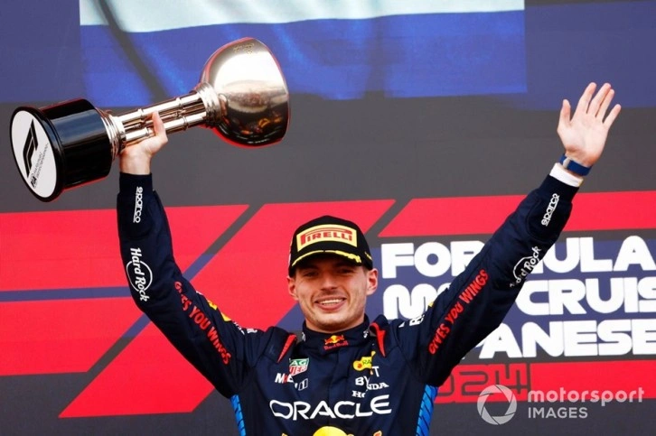 Japonya’da kazanan Verstappen