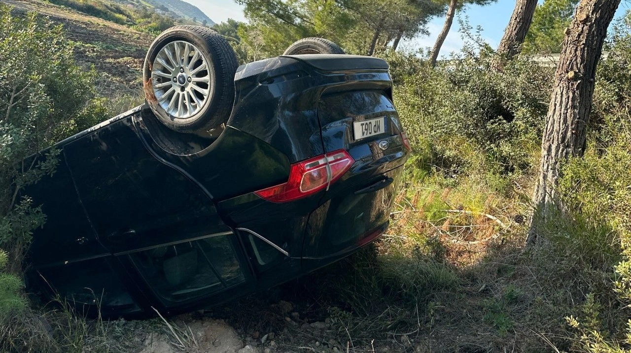 Kumyalı Ziyamet arasında kaza:İki kişi yaralandı