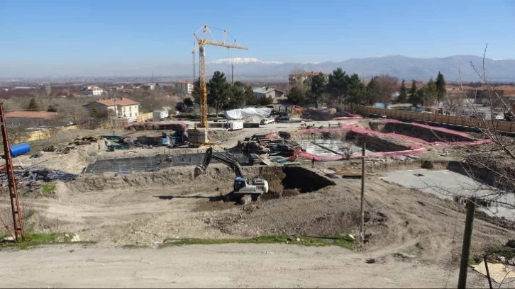 Malatya’da depremin izleri siliniyor