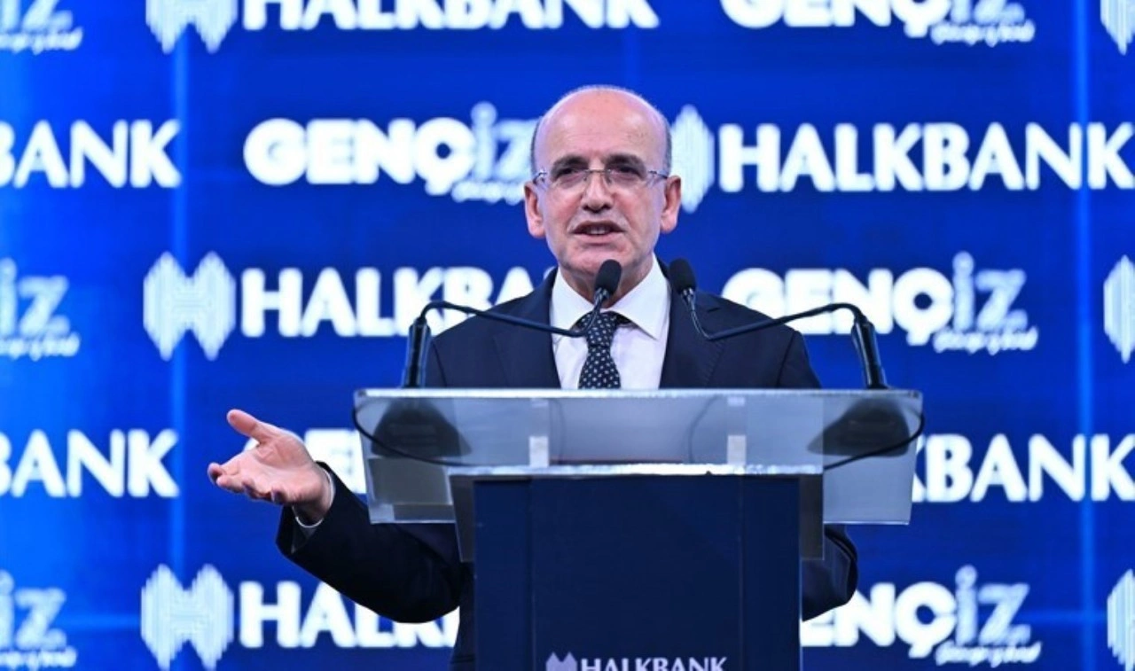 Mehmet Şimşek'ten yatırım 'tavsiyesi': 'Bir yıl sigara içmeyip...'