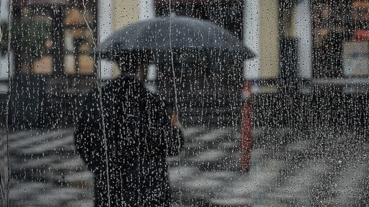 Meteoroloji'den İstanbul'a fırtına uyarısı. Sabah fırtına akşam sağanak