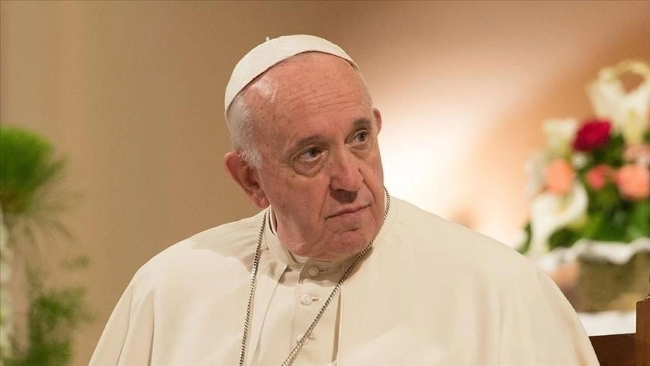 Papa Francis yaşamını yitirdi