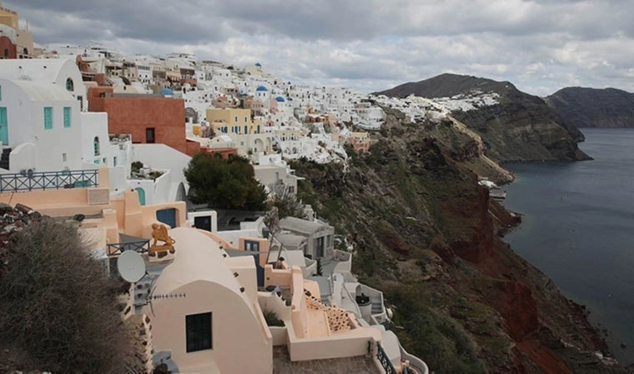 Santorini adası hakkında korkutan açıklama: 'Volkan aktif hale geldi, iki senaryo var!'