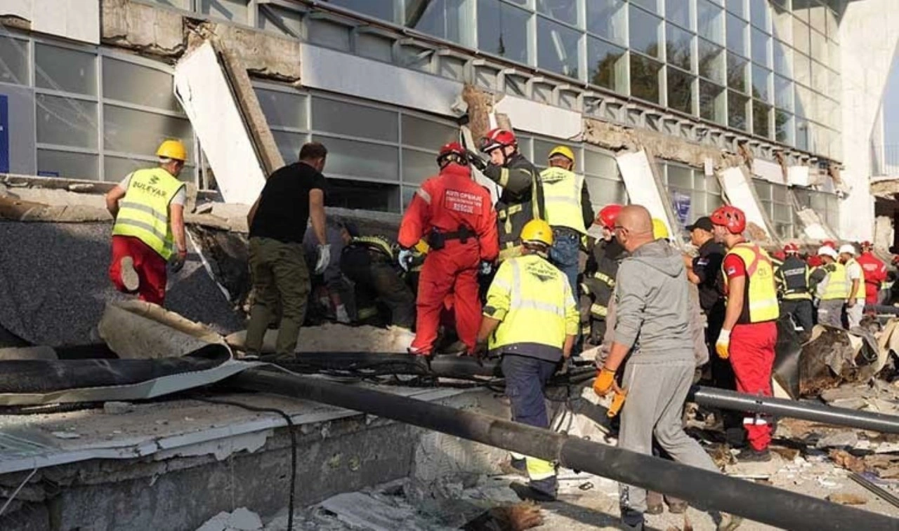 Sırbistan'daki faciada 13 ölü: Ulusal yas ilan edildi