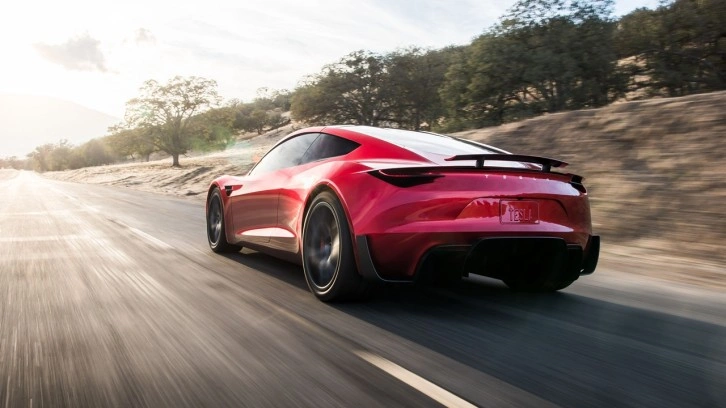 Tesla Roadster için tarih verildi! Buna araba demeyeceksiniz&#8230;