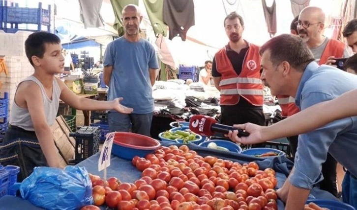 Tezgahtarlık yapan çocuk, Erkan Baş’a dert yandı: 'Benim yaşımdaki çocuklar mahallede top oynuy