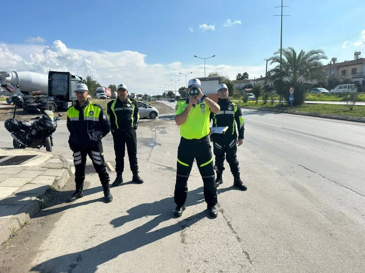 Trafik denetimlerinde kontrol edilen 1922 sürücüden 421’ine ceza…