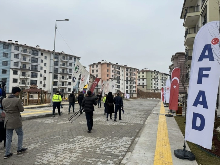 Uluslararası medya mensupları Malatya'da deprem bölgesi hakkında bilgilendirildi