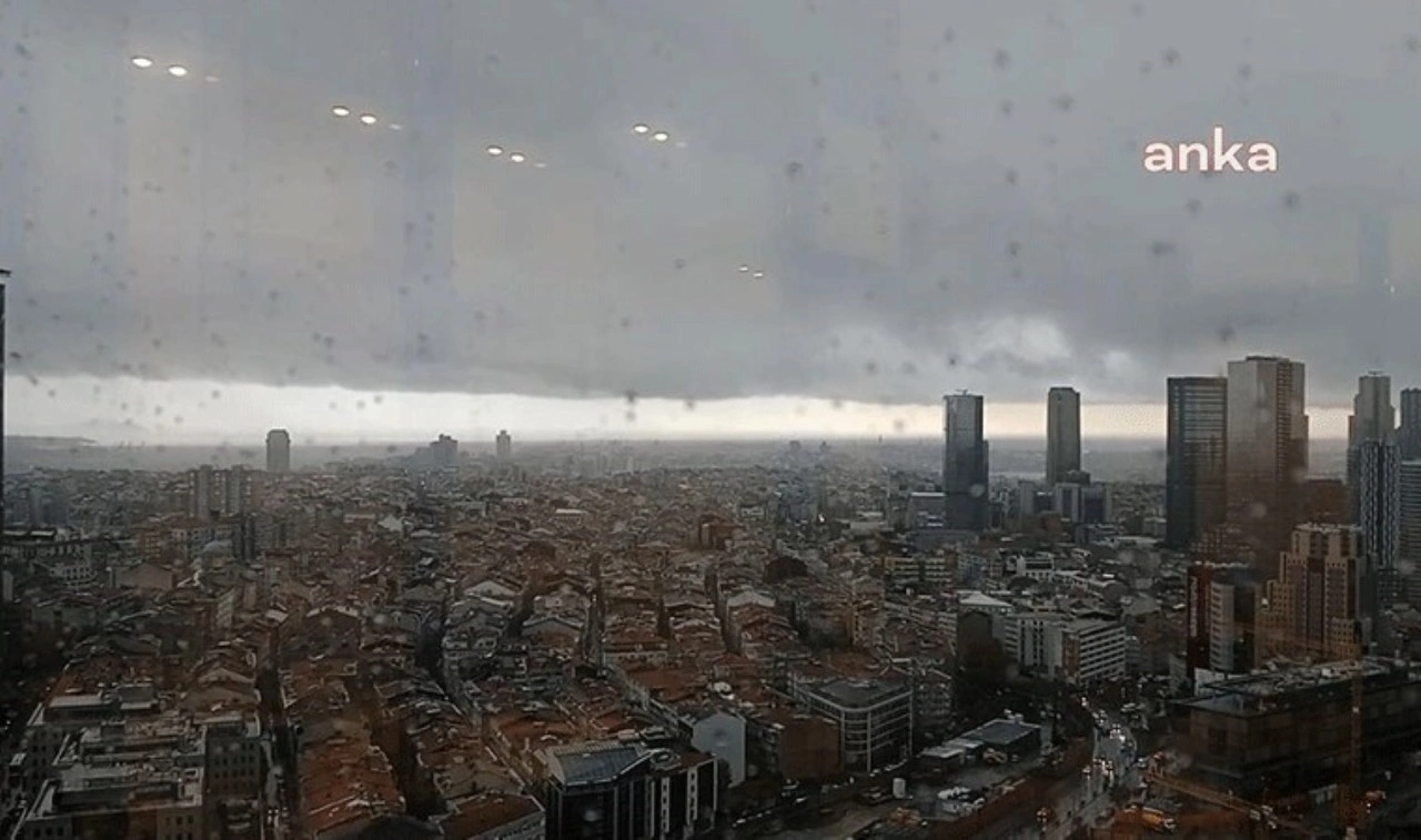 Valilik ve Meteoroloji'den uyarı üstüne uyarı: İstanbul'da yarın kar yağışı bekleniyor!