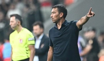 Ajax taraftarından Van Bronckhorst için çirkin tezahürat!