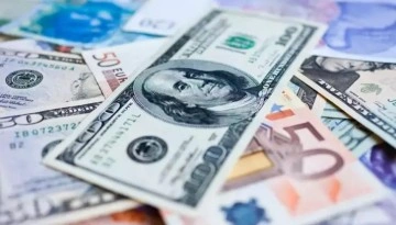 Dolar 32,65, euro 34,70 İngiliz sterlini 40,60 TL'den işlem görüyor