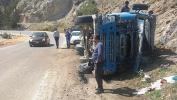 Geçitköy'de devrilen beton mikserinin şoförü yaralandı