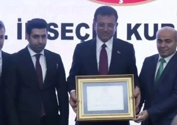 İBB Başkanı Ekrem İmamoğlu mazbatasını aldı