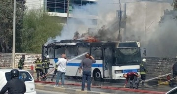 Lefkoşa’da otobüs yandı