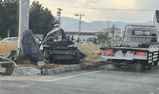 Malatya’da yolcu otobüsü ile otomobil çarpıştı: 1 ölü, 1 yaralı