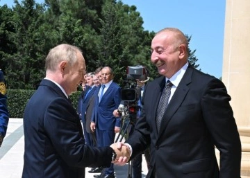 Putin ve Aliyev, Bakü'de görüştü