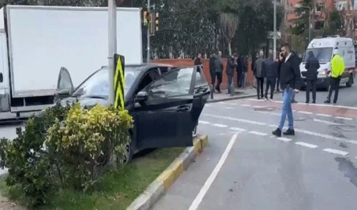 Son Dakika... İstanbul'da cadde ortasında silahlı saldırı: 1 kişi hayatını kaybetti!