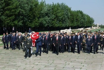 TC Cumhurbaşkanı Erdoğan başkanlığındaki devlet erkanı Anıtkabir'i ziyaret etti