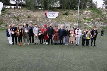 Töre, Şampiyon Melekler anısına düzenlenen okçuluk yarışmasının ödül törenine katıldı