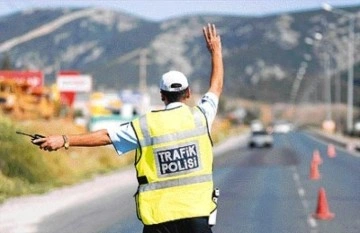 Trafik denetimlerde 377 sürücü rapor edildi, 32 araç trafikten men edildi