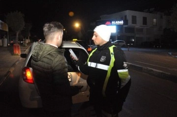 Trafik Denetimleri:4 sürücü tutuklandı, 44 araç trafikten men edildi