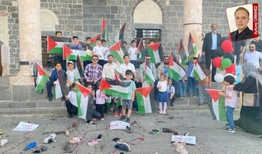 TÜGVA çocuklara Türk Bayrağı yerine 'Filistin ve şeriat bayrağı' taşıttı
