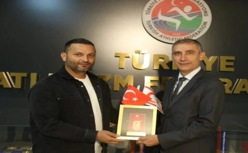 Türkiye Atletizm Federasyonu Başkanı Ahmet Karadağ'a KKTC'li mevkidaşından ziyaret