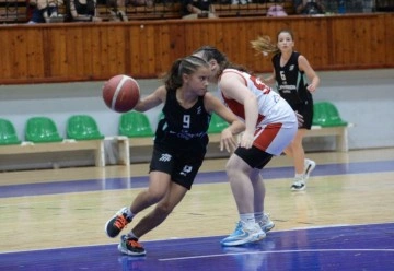 U 16 kızlarda kazanan Koop