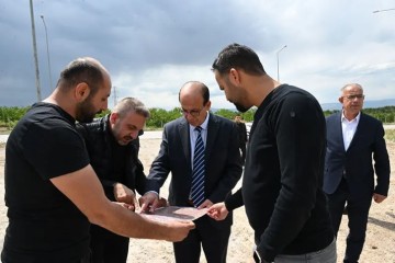 Yeşilyurt Belediye Başkanı Geçit, Yaka Mahallesi'nde İmar Yolu Açma Çalışmalarını İnceledi